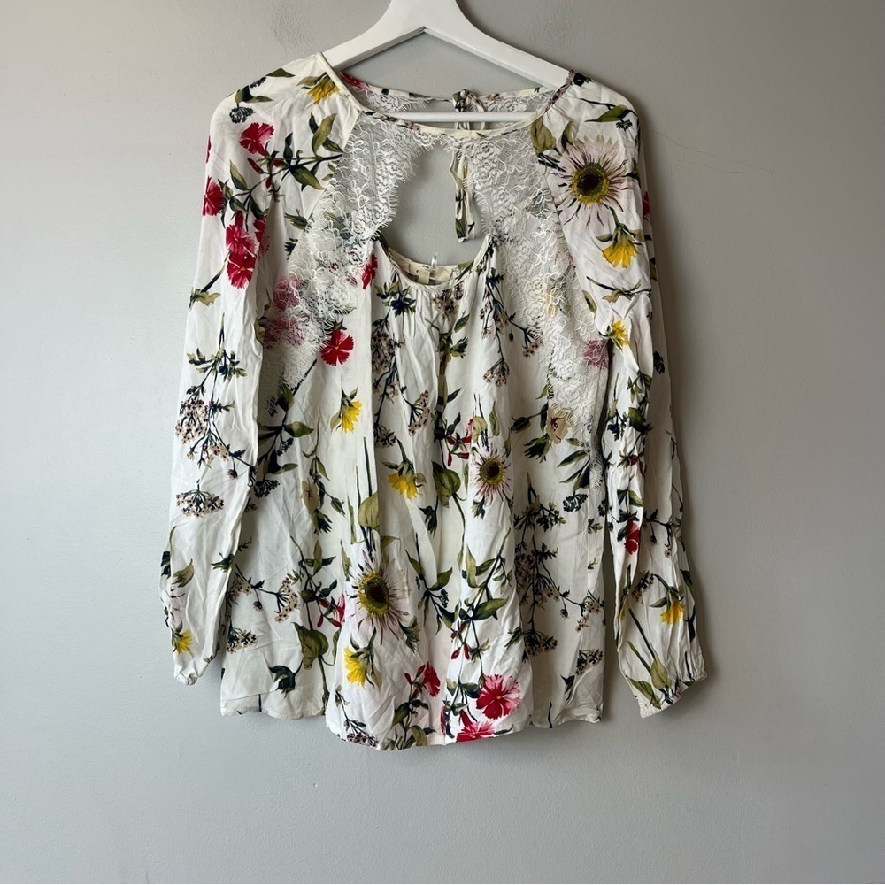 Entro Floral Lace Detail Long Sleeved Top Medium
